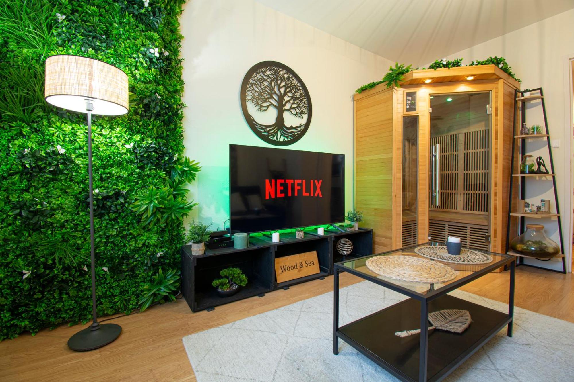 Wood & Sea I Sauna & Hyper Centre كروزون المظهر الخارجي الصورة